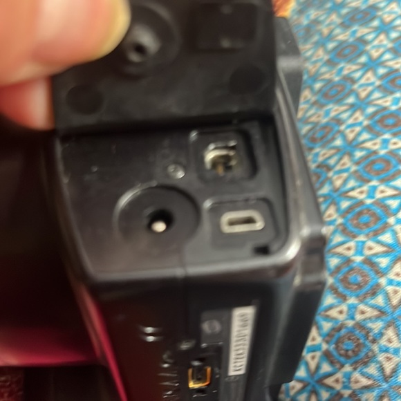 A Kodak 5.0 mega pixels. Easy Share digital camera. - Picture 11 of 11